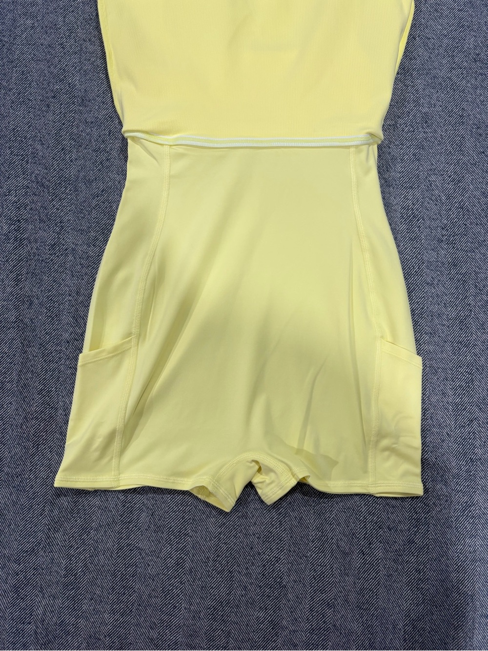 ALO Yoga Yellow Mini Dress with Cutout - Picture 4 of 8